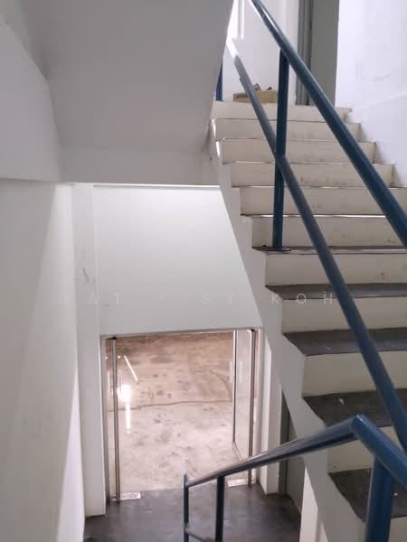 Semi-D Factory for Rent in Serdang (Seri Kembangan) - Pat - Sy Koh - Corridor - PropertyGuru.com.my