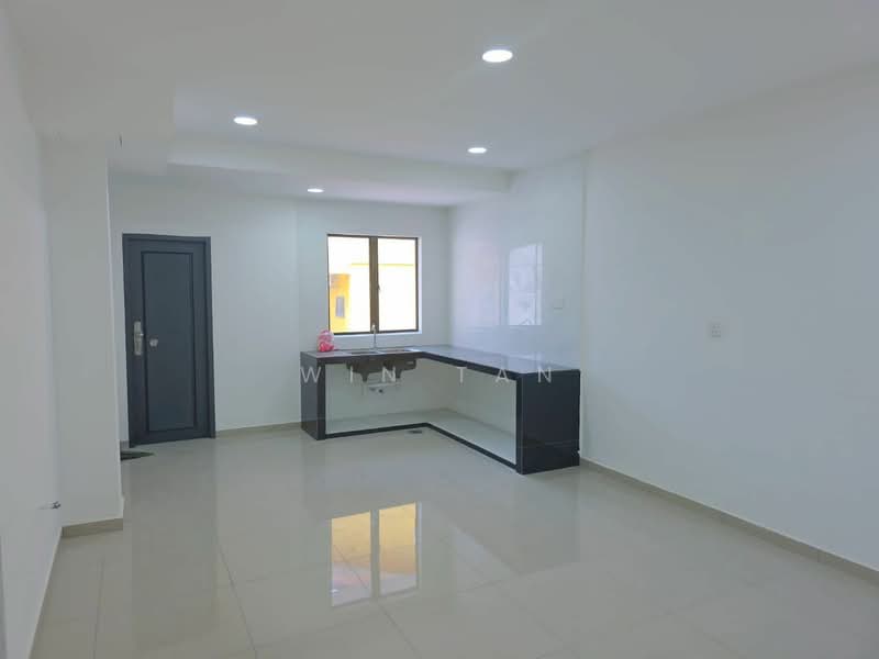 2-storey Terraced House for Sale in Johor Bahru (Johor) - Win Tan - Kitchen - PropertyGuru.com.my
