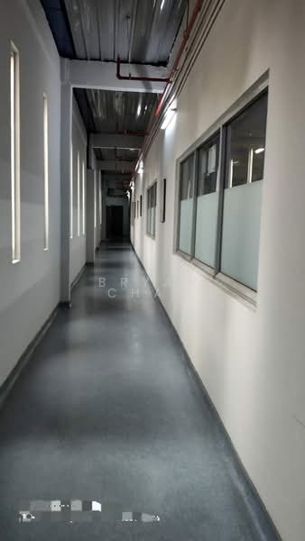 Detached Factory for Rent in Taman Perindustrian Puchong Utama (Puchong) - Bryan Chan - Corridor - PropertyGuru.com.my