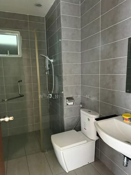 Service Residence for Sale at Paragon Residences @ Straits View - Win Tan - Bathroom - PropertyGuru.com.my