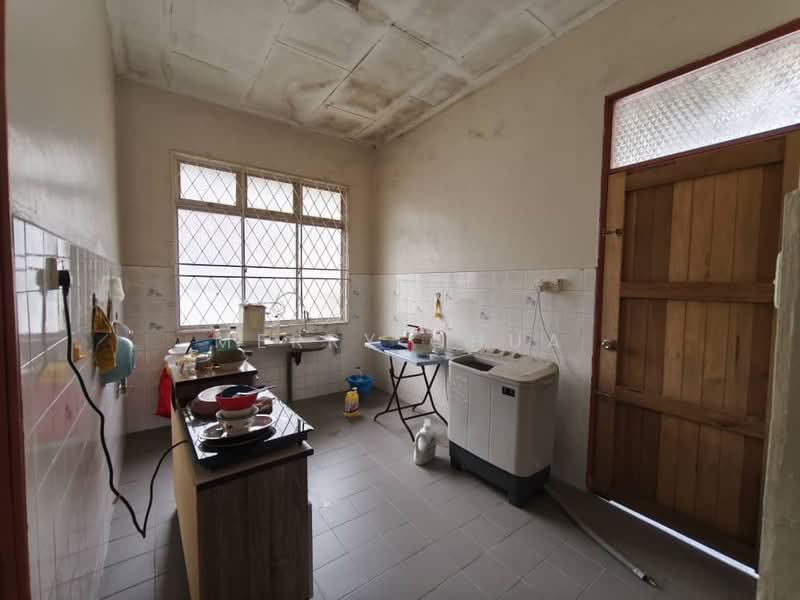 Senai Taman Senai Utama Single Storey End Lot untuk Untuk Dijual - RM 388,000, Mac 2026 - Kitchen - PropertyGuru.com.my