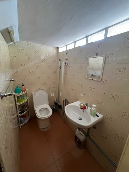 Bungalow for Sale in Taman United (Jalan Klang Lama (Old Klang Road)) - Kent Lai - Bathroom - PropertyGuru.com.my