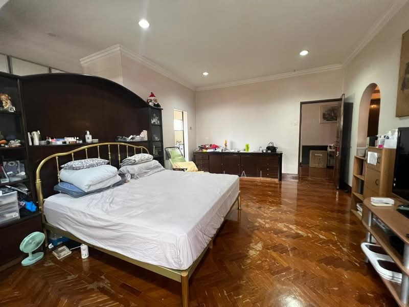 Bungalow for Sale in Taman United (Jalan Klang Lama (Old Klang Road)) - Kent Lai - Bedroom - PropertyGuru.com.my