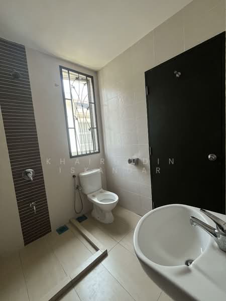 2-storey Terraced House for Rent in Klang (Selangor) - Khairuddin Iskandar - Bathroom - PropertyGuru.com.my