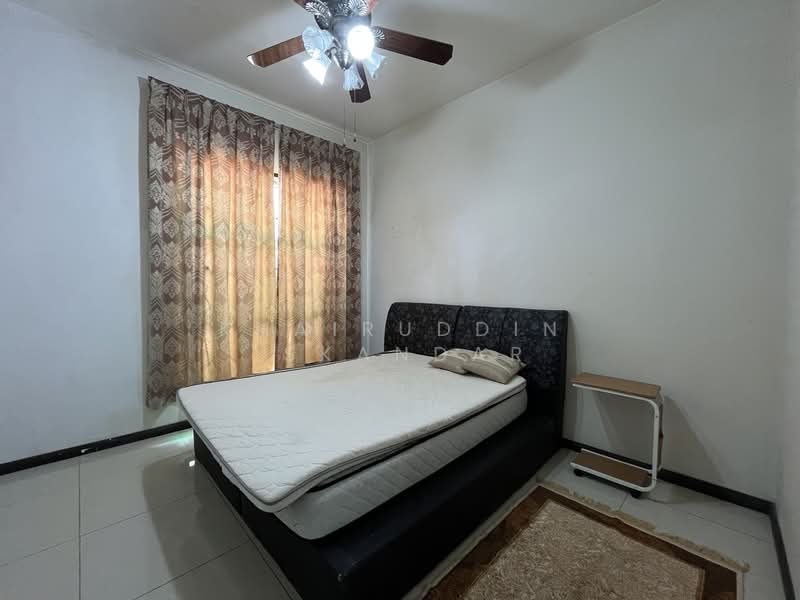 2-storey Terraced House for Rent in Klang (Selangor) - Khairuddin Iskandar - Bedroom - PropertyGuru.com.my