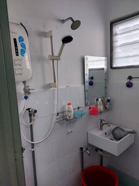 Taman Layang-Layang untuk Untuk Disewa - RM 850 /bulan, Mac 2026 - Bathroom - PropertyGuru.com.my