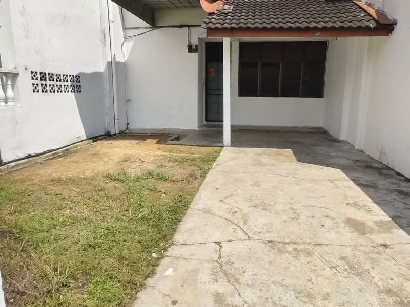2-storey Terraced House for Rent in Taman Johor Jaya (Johor Bahru) - Jordan Wong - Exterior - PropertyGuru.com.my