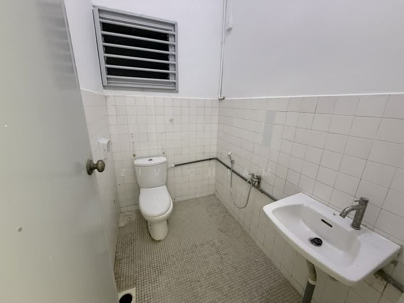 Rumah Teres 1 Tingkat untuk Dijual di Johor Bahru (Johor) - Ziv Chiam - Bathroom - PropertyGuru.com.my