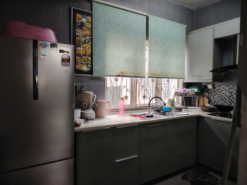 2-storey Terraced House for Sale in TAMAN PUCHONG UTAMA (Puchong) - Joyce Hoo - Kitchen - PropertyGuru.com.my