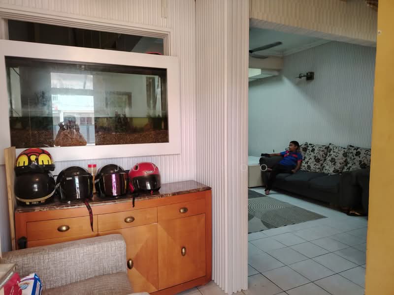 2-storey Terraced House for Sale in TAMAN PUCHONG UTAMA (Puchong) - Joyce Hoo - Living Room - PropertyGuru.com.my