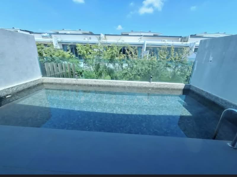 Pool Villas @ Nusaputra untuk Untuk Disewa - RM 6,000 /bulan, Mac 2026 - Pool - PropertyGuru.com.my