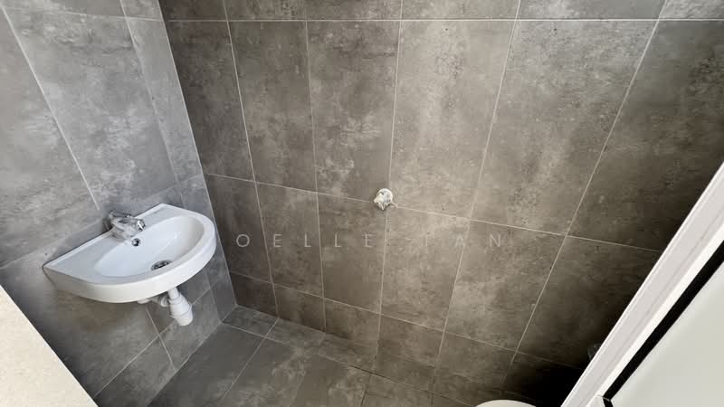 Terraced House for Sale in Taman Bukit Serdang (Seri Kembangan) - Noelle Tan - Maid's Bathroom - PropertyGuru.com.my