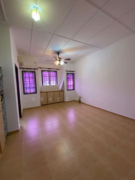 Taman Setia Indah untuk Untuk Disewa - RM 2,000 /bulan, Mac 2026 - Living Room - PropertyGuru.com.my