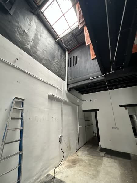 2sty shop house off Penang road untuk Untuk Disewa - RM 4,000 /bulan, Mac 2026 - Interior - PropertyGuru.com.my