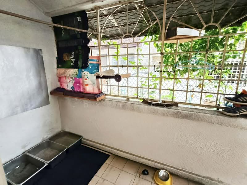 2-storey Terraced House for Sale in Usj 11 (Subang Jaya) - Joyce Kok - Balcony - PropertyGuru.com.my