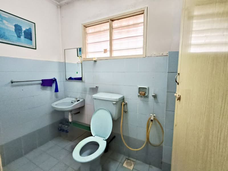 2-storey Terraced House for Sale in Usj 11 (Subang Jaya) - Joyce Kok - Bathroom - PropertyGuru.com.my