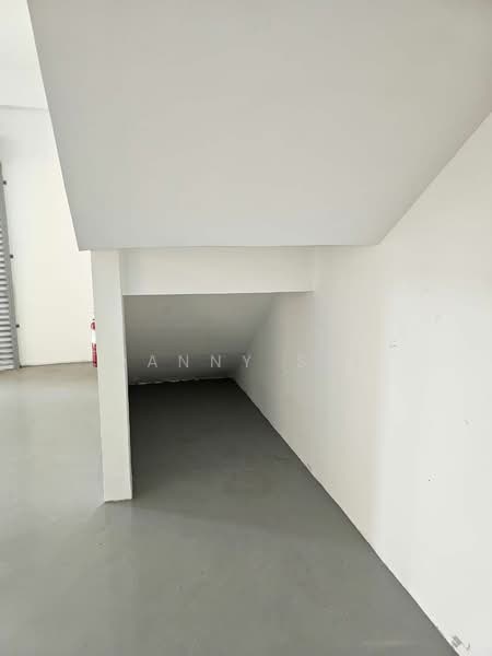 Shop for Rent in Bandar Indahpura (Kulai) - Danny See - Interior - PropertyGuru.com.my