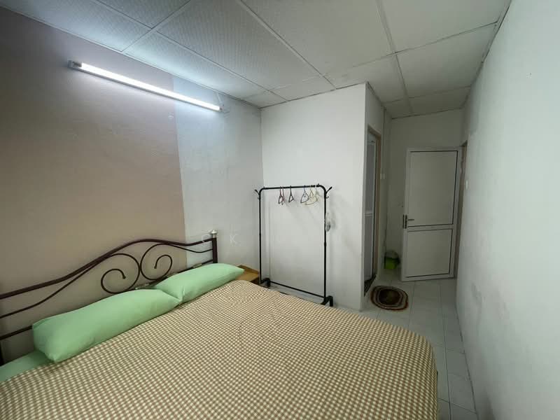 Terraced House for Rent in Island Glades (Jelutong) - CK Goh - Bedroom - PropertyGuru.com.my
