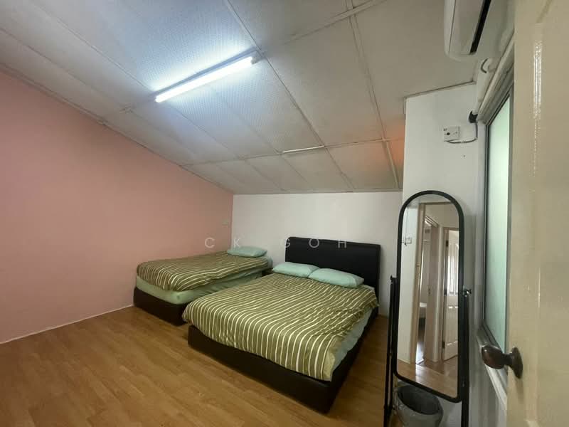 Terraced House for Rent in Island Glades (Jelutong) - CK Goh - Bedroom - PropertyGuru.com.my