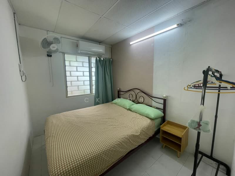 Terraced House for Rent in Island Glades (Jelutong) - CK Goh - Bedroom - PropertyGuru.com.my