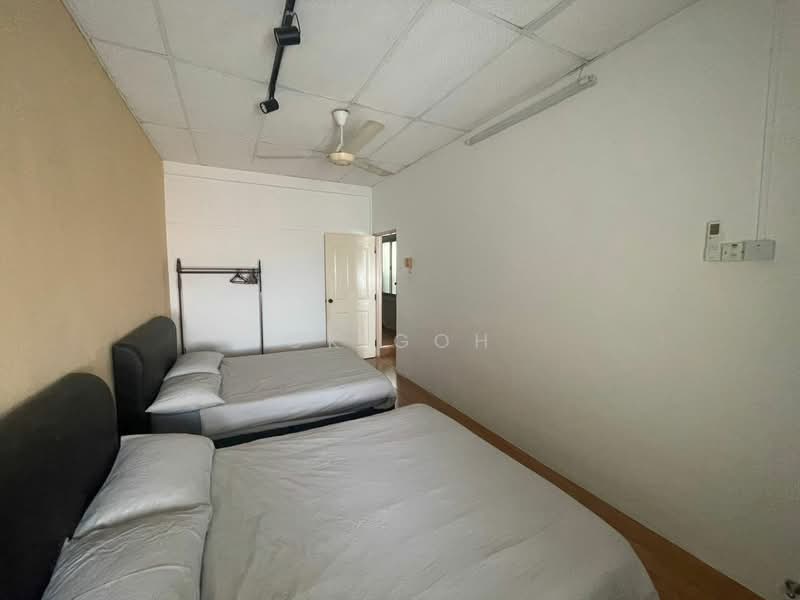 Terraced House for Rent in Island Glades (Jelutong) - CK Goh - Bedroom - PropertyGuru.com.my