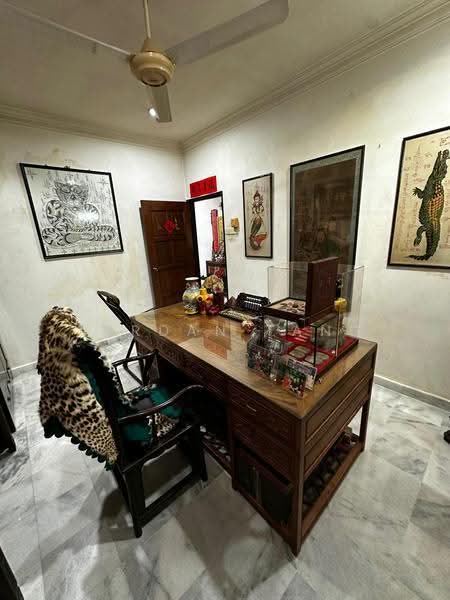 Rumah Berkembar untuk Dijual di Seksyen 17 (Petaling Jaya) - Jordan Tang - Study - PropertyGuru.com.my