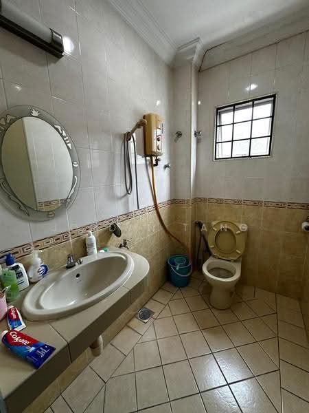 Rumah Berkembar untuk Dijual di Seksyen 17 (Petaling Jaya) - Jordan Tang - Bathroom - PropertyGuru.com.my