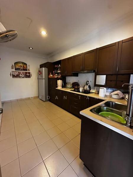 Rumah Berkembar untuk Dijual di Seksyen 17 (Petaling Jaya) - Jordan Tang - Kitchen - PropertyGuru.com.my