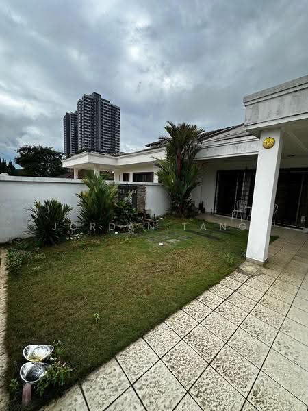 Rumah Berkembar untuk Dijual di Seksyen 17 (Petaling Jaya) - Jordan Tang - Exterior - PropertyGuru.com.my