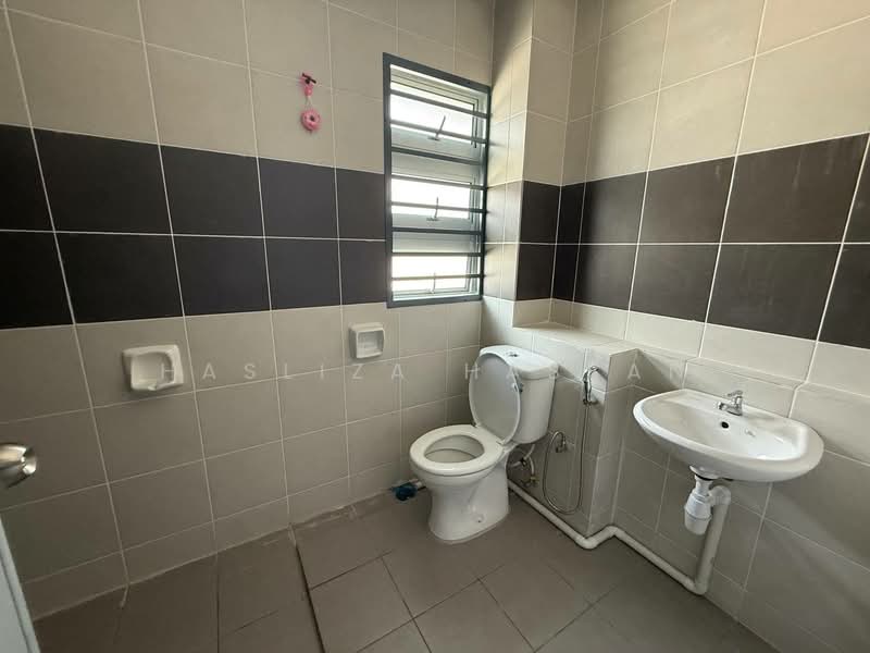 2-storey Terraced House for Sale in Taman Bandar Ekar (Rantau) - Hasliza Hassan - Bathroom - PropertyGuru.com.my