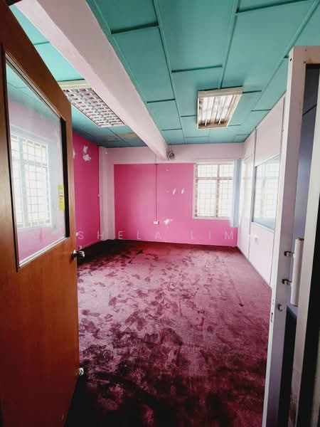 Shop / Office for Rent in Taman Molek (Johor Bahru) - Shela Lim - Interior - PropertyGuru.com.my