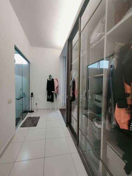 Cluster House for Sale in Setia Tropika (Johor Bahru) - Tommy Tai - Corridor - PropertyGuru.com.my