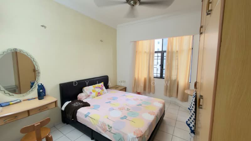 Pangsapuri untuk Dijual di Krystal Villa - Dylan Low - Bedroom - PropertyGuru.com.my
