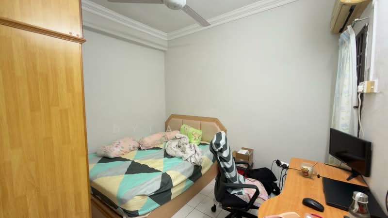 Pangsapuri untuk Dijual di Krystal Villa - Dylan Low - Bedroom - PropertyGuru.com.my