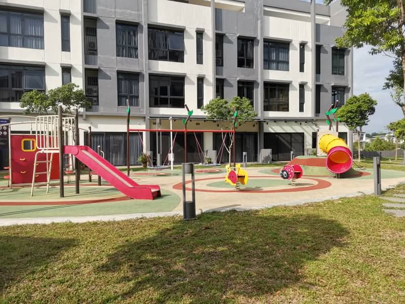 Townhouse for Sale in Seri Kembangan (Selangor) - Amy Chin - Exterior - PropertyGuru.com.my