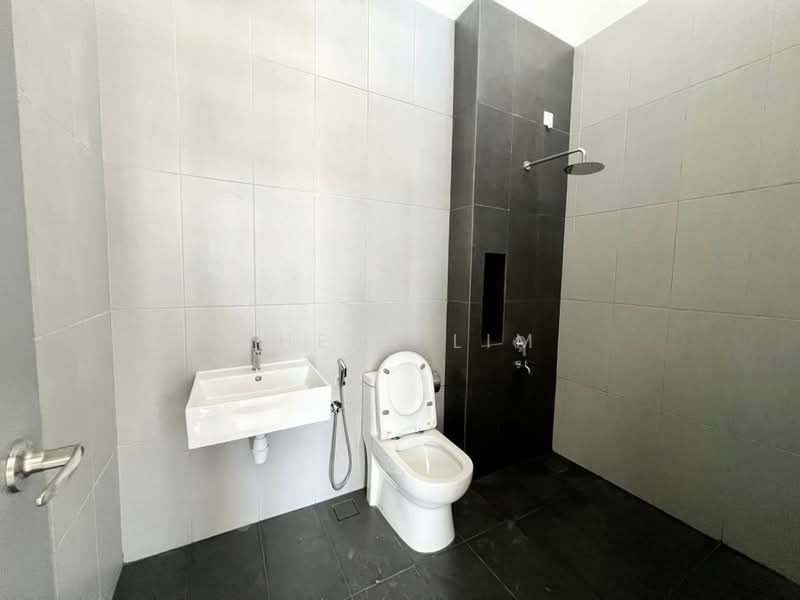 2-storey Terraced House for Sale in Taman Mount Austin (Tebrau) - Shela Lim - Bathroom - PropertyGuru.com.my