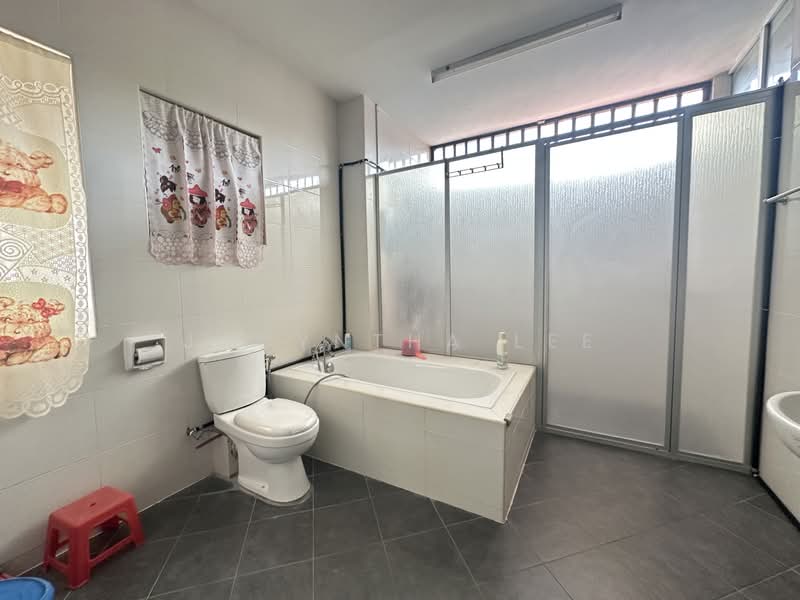 2.5-storey Terraced House for Sale in Sungai Ara (Penang) - Jacyntha Lee - Bathroom - PropertyGuru.com.my