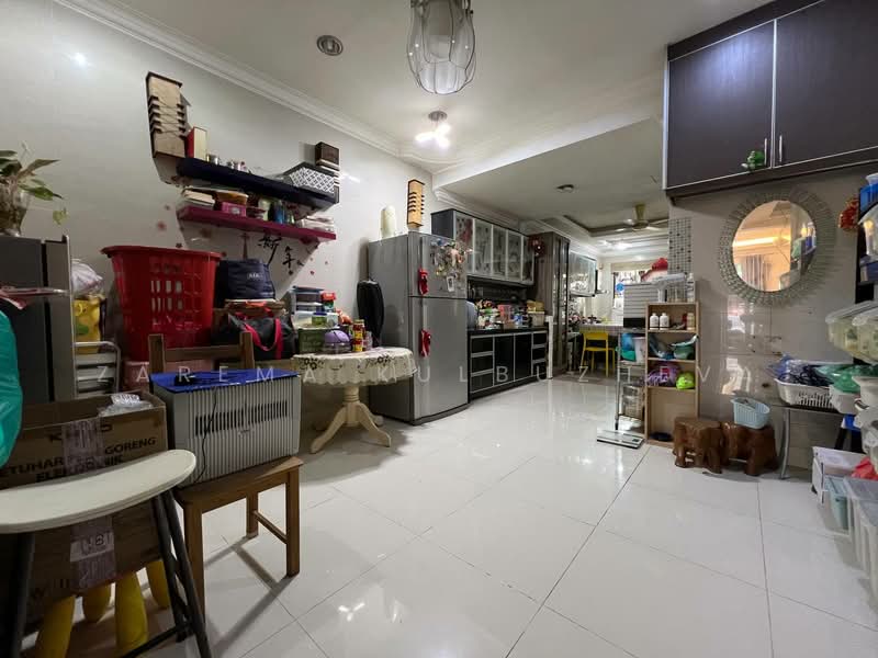 2-storey Terraced House for Sale in Taman Mutiara Indah (Puchong) - Zarema Kulbuzheva - Kitchen - PropertyGuru.com.my