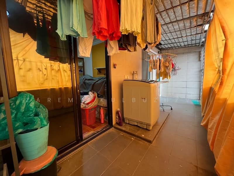 2-storey Terraced House for Sale in Taman Mutiara Indah (Puchong) - Zarema Kulbuzheva - Balcony - PropertyGuru.com.my