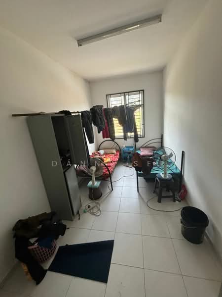 Taman Scientex Utama Senai Double Storey Terrace House untuk Untuk Dijual - RM 500,000, Mac 2026 - Bedroom - PropertyGuru.com.my