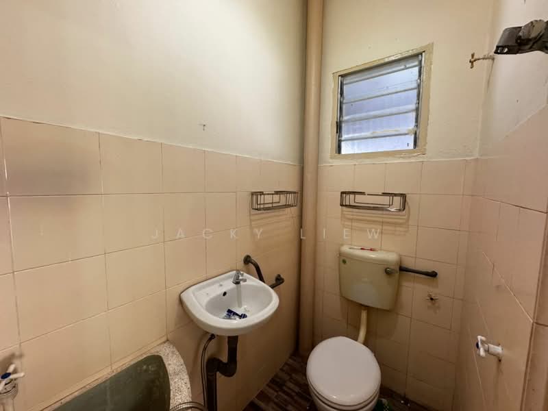 1-storey Terraced House for Rent in Seri Margosa (Ipoh) - Jacky Liew - Bathroom - PropertyGuru.com.my
