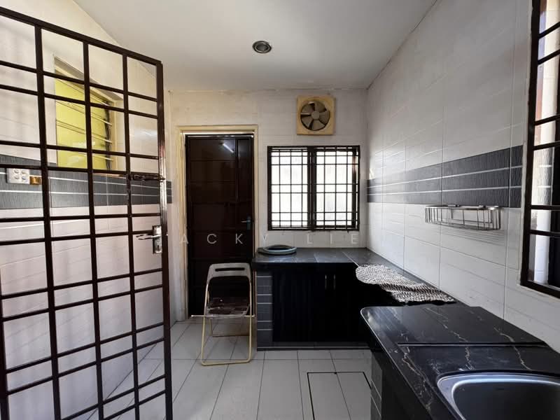 1-storey Terraced House for Rent in Seri Margosa (Ipoh) - Jacky Liew - Kitchen - PropertyGuru.com.my