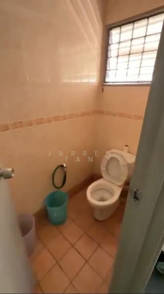 Shop for Rent in Bandar Puteri Puchong (Puchong) - Jarren Tan - Bathroom - PropertyGuru.com.my