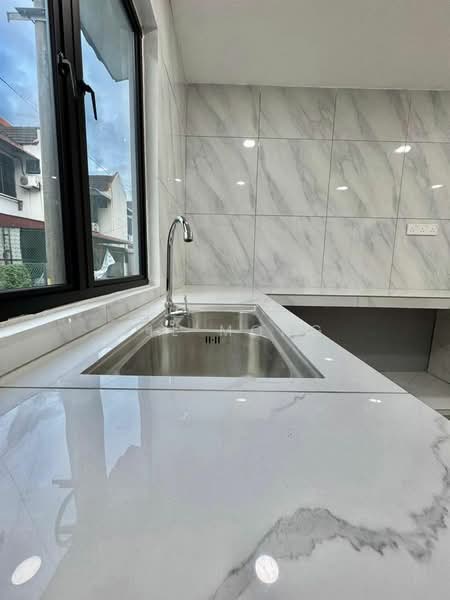 2-storey Terraced House for Sale in Bandar Baru Permas Jaya (Permas Jaya) - Wil Mong - Kitchen - PropertyGuru.com.my