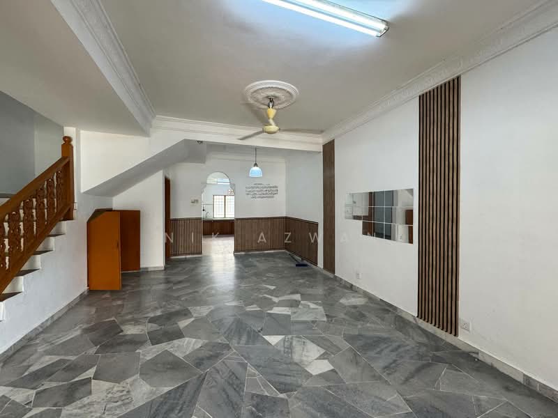 2-storey Terraced House for Rent in Bandar Bukit Puchong 2 (Puchong) - NIK AZWAN - Living Room - PropertyGuru.com.my