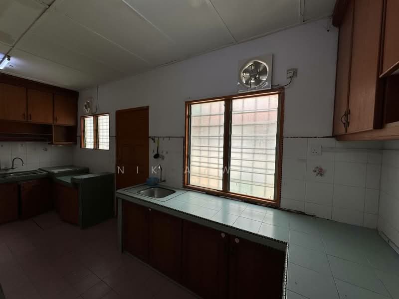 2-storey Terraced House for Rent in Bandar Bukit Puchong 2 (Puchong) - NIK AZWAN - Kitchen - PropertyGuru.com.my