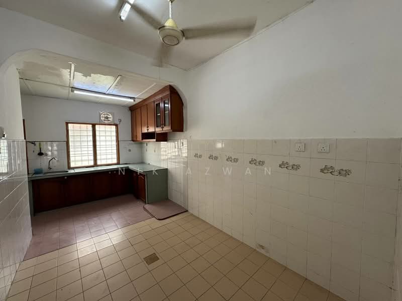 2-storey Terraced House for Rent in Bandar Bukit Puchong 2 (Puchong) - NIK AZWAN - Kitchen - PropertyGuru.com.my