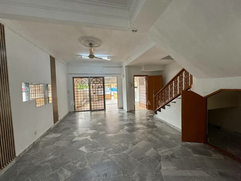 2-storey Terraced House for Rent in Bandar Bukit Puchong 2 (Puchong) - NIK AZWAN - Living Room - PropertyGuru.com.my