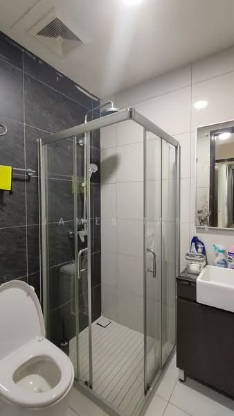 Kondominium untuk Disewa di Royal Strand @ Country Garden Danga Bay - James Tan - Bathroom - PropertyGuru.com.my