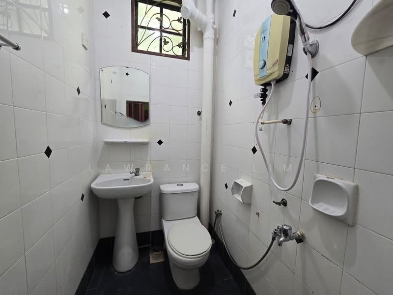 Hotel / Resort for Rent in Durian Tunggal (Melaka) - Lawrance Lim - Bathroom - PropertyGuru.com.my